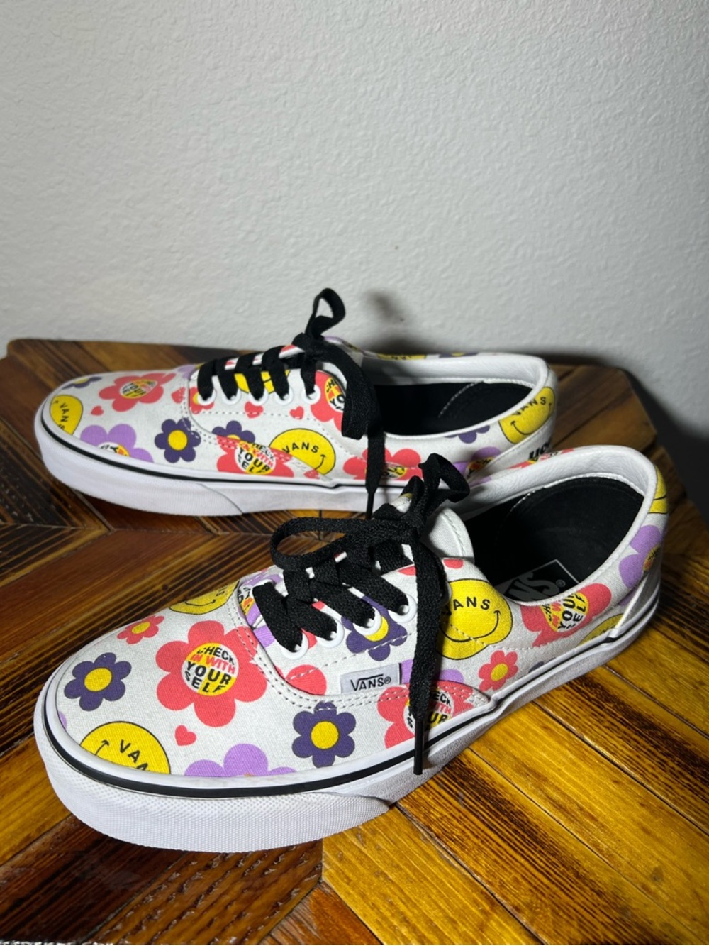 NWOT Vans Multi Floral & Smiley Low-Top Sneakers, Hippie Boho, Womens 8.5